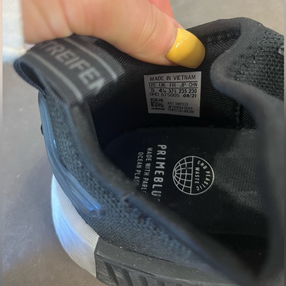 Black NMDs - Picture 5 of 7